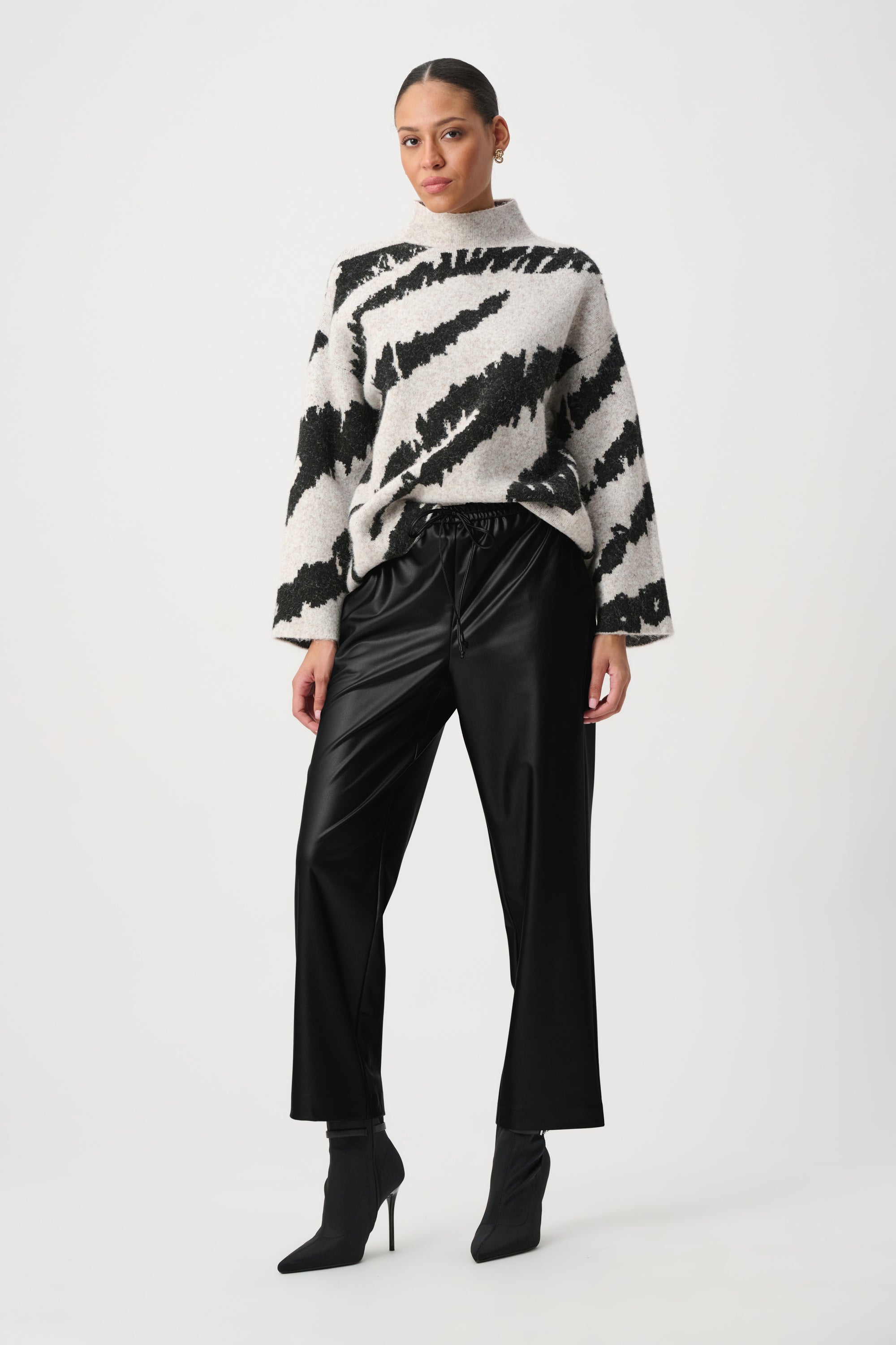 Joseph Ribkoff Pant 264036 - Black | The Coach Pyramids