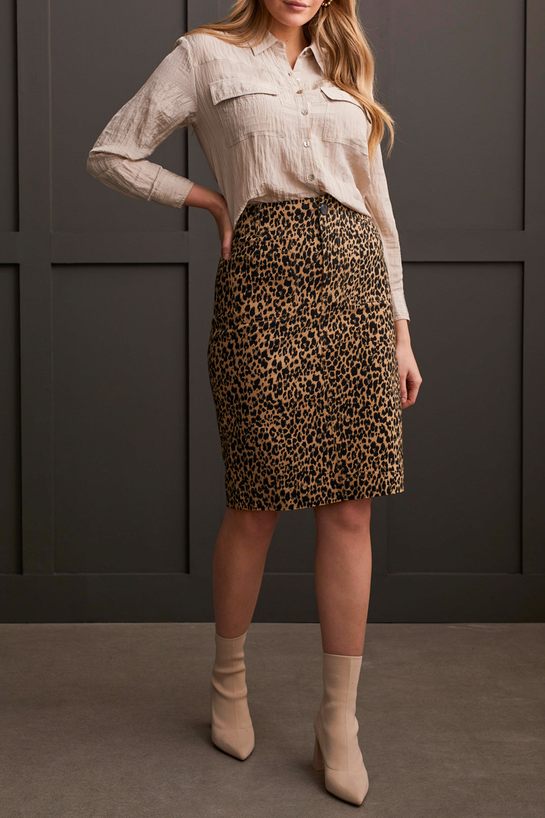 Tribal Fall 2024- 1911O/1330-Blouse W/Shirt Collar-Frost Grey - The Coach Pyramids