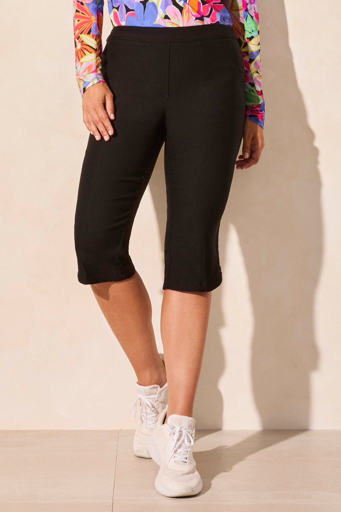 Tribal Spring/Summer 2025-2057O-7165-Pull On Capri W/Zip Pockets-Black - The Coach Pyramids