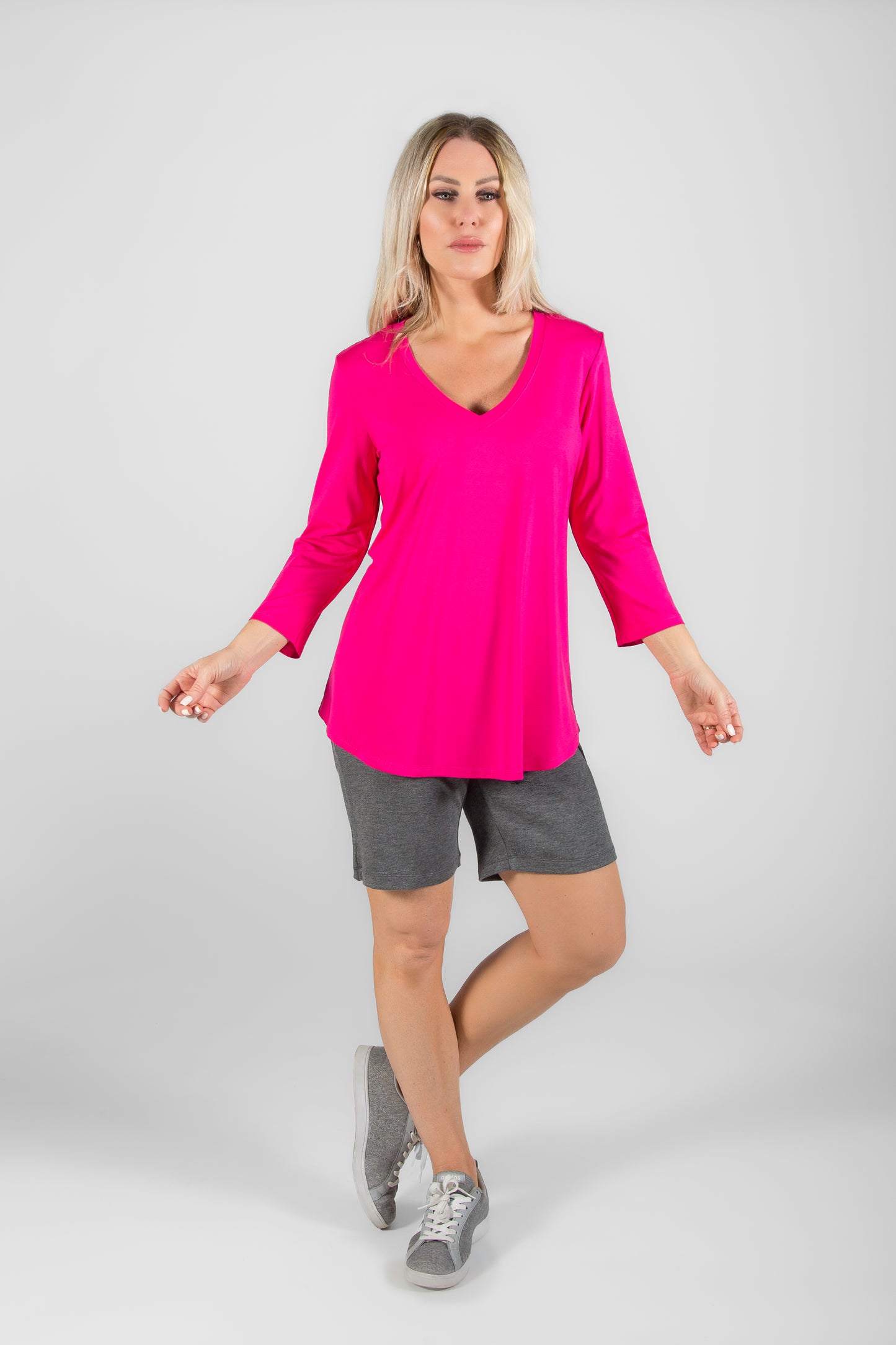Pure Essence Fall/Winter 2024-210-4570F-Top-Poppy - The Coach Pyramids