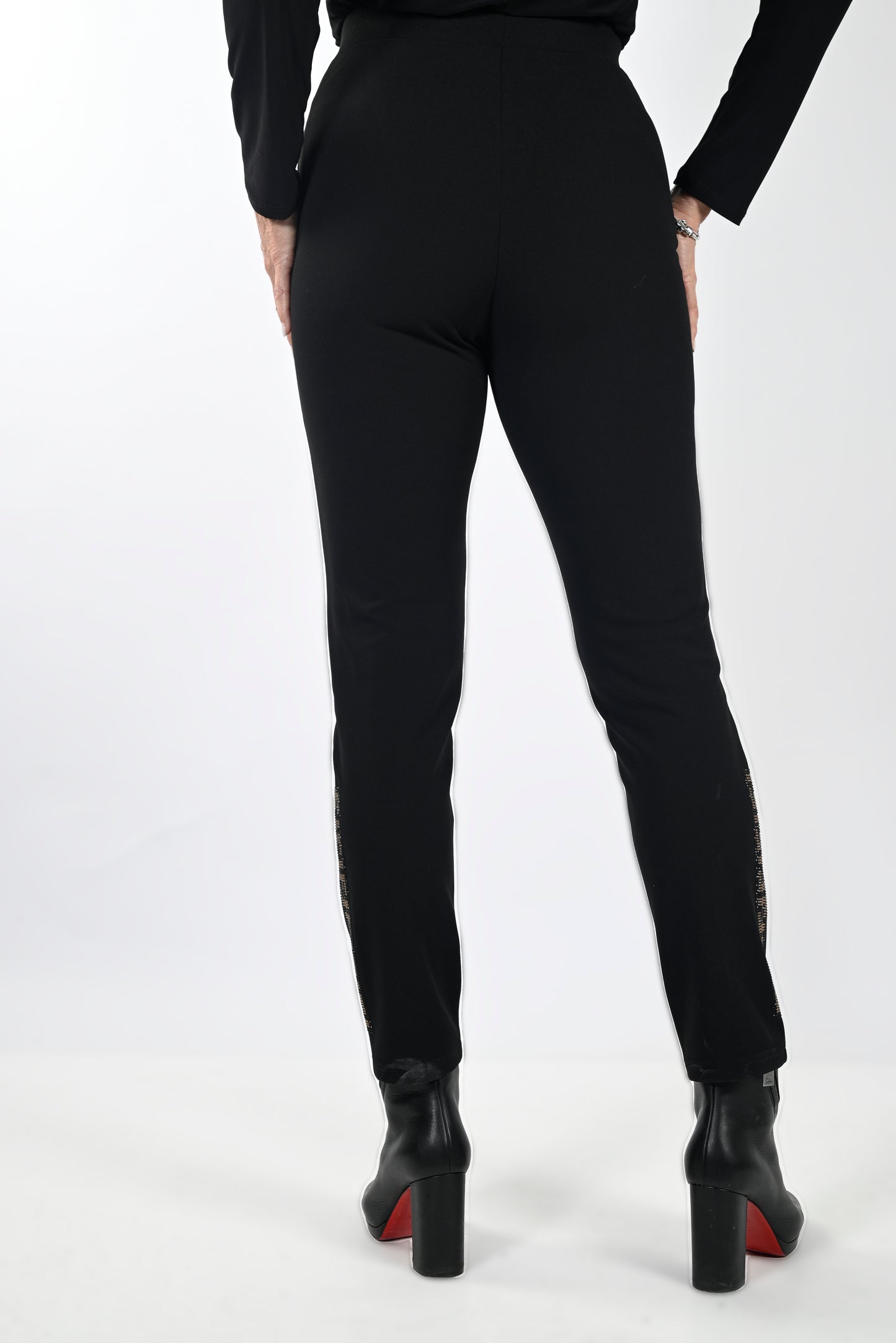 Frank Lyman Fall/Winter 2023 -233833U-Knit Pant-Black - The Coach Pyramids