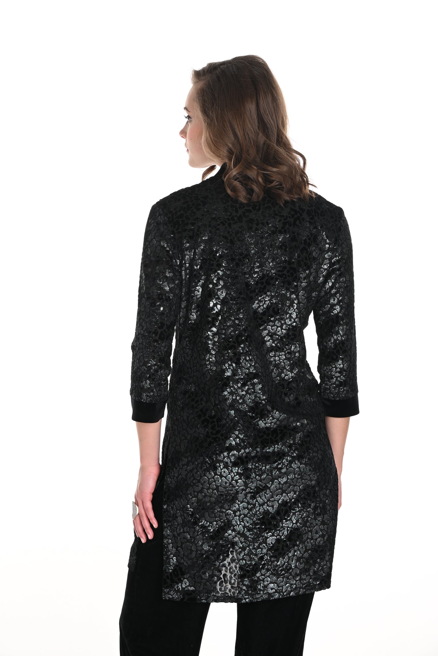 Frank Lyman Fall 2024-244310-Knit Throw Over-Black/Hunter - The Coach Pyramids