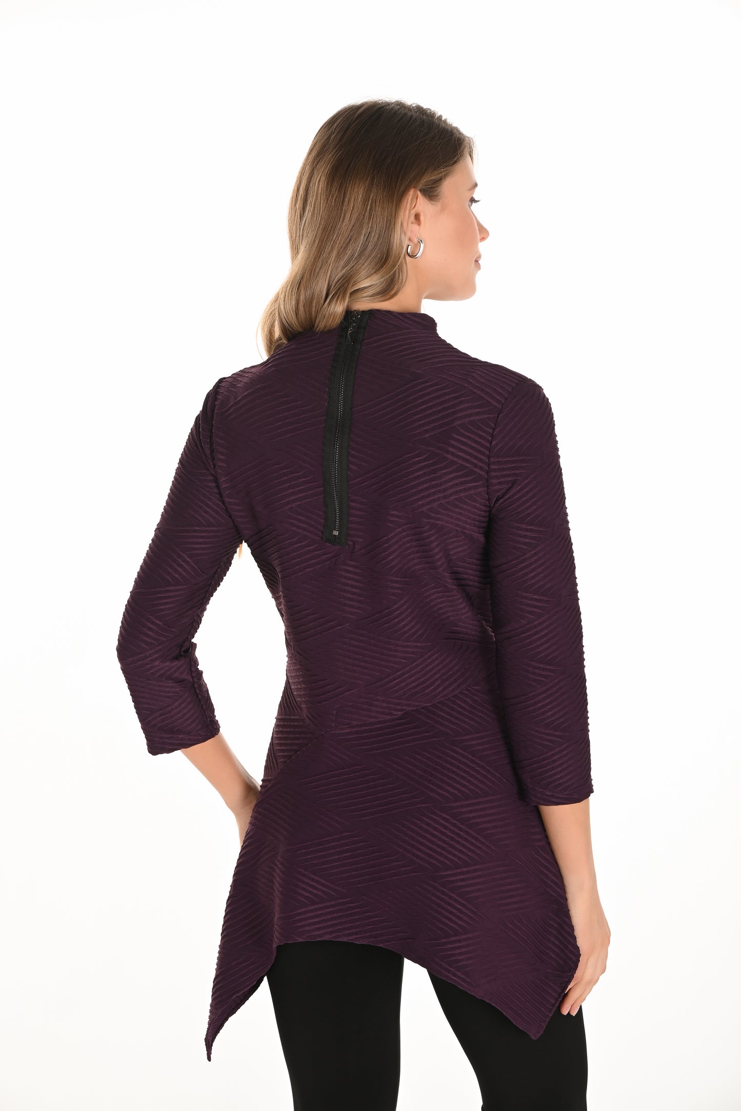 Frank Lyman Fall 2025-253247-319-Knit Top-Plum - The Coach Pyramids