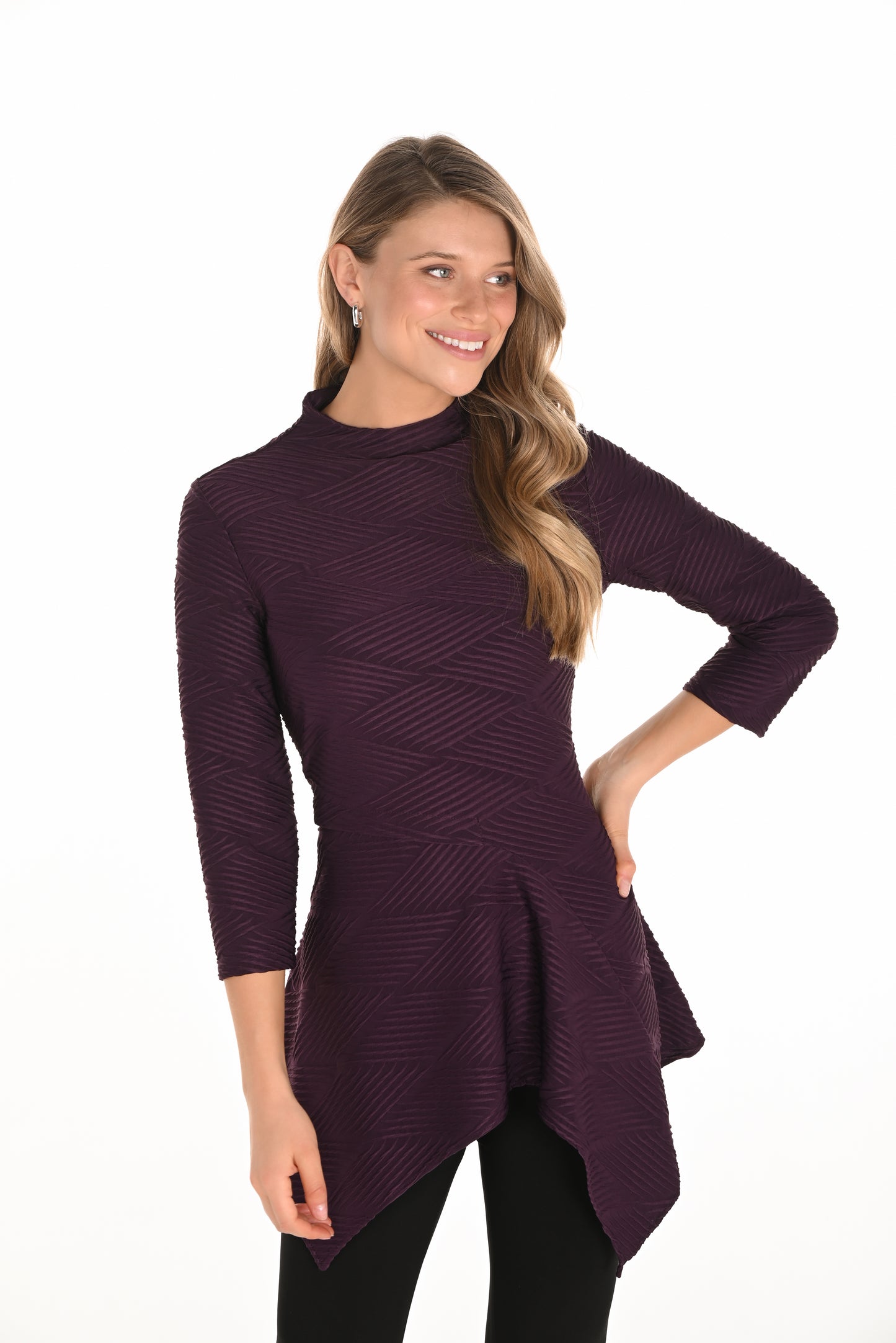 Frank Lyman Fall 2025-253247-319-Knit Top-Plum - The Coach Pyramids