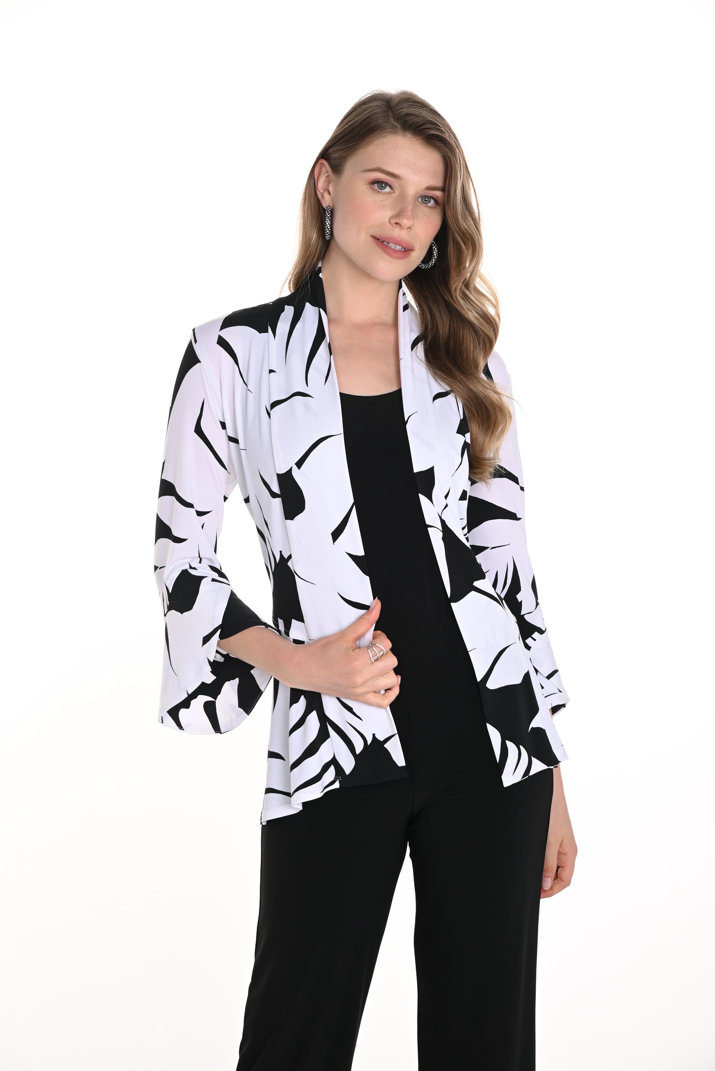 Frank Lyman Spring 2025-256135-1004-Knit Throw Over-Black/Off White - The Coach Pyramids