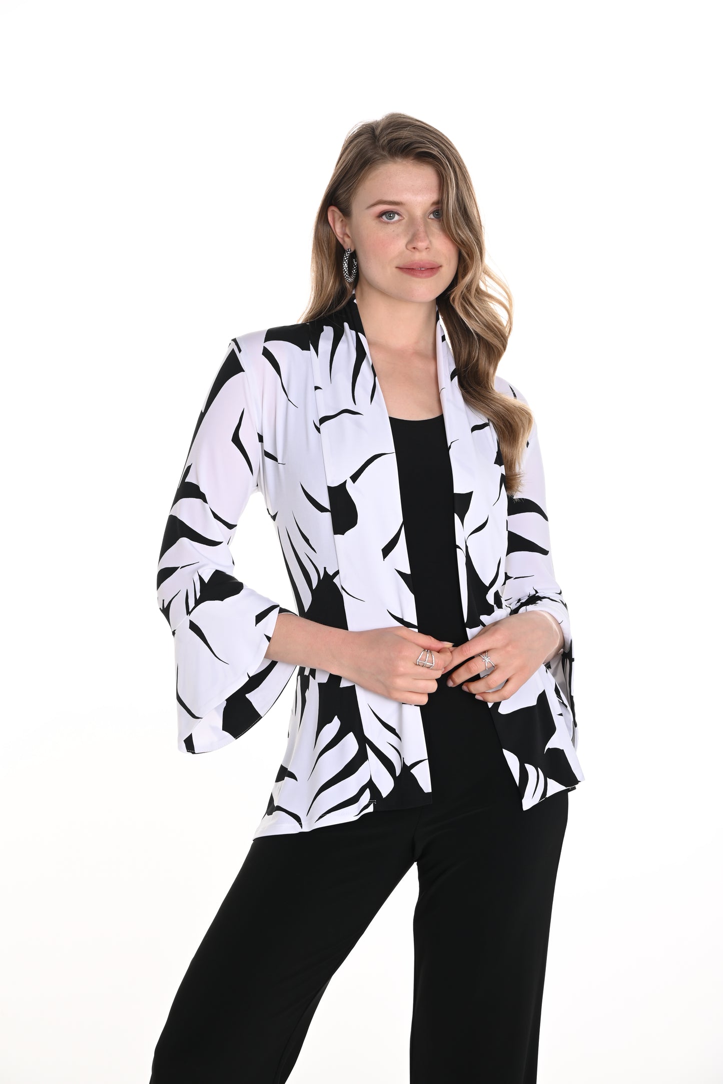 Frank Lyman Spring 2025-256135-1004-Knit Throw Over-Black/Off White - The Coach Pyramids