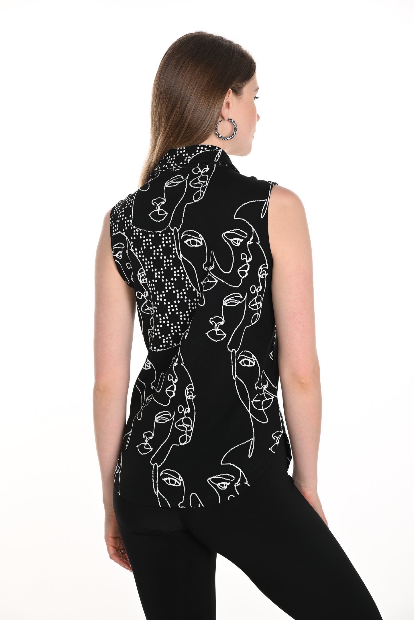 Frank Lyman Spring 2025-256163-1004-Knit Top-Black/Off White - The Coach Pyramids