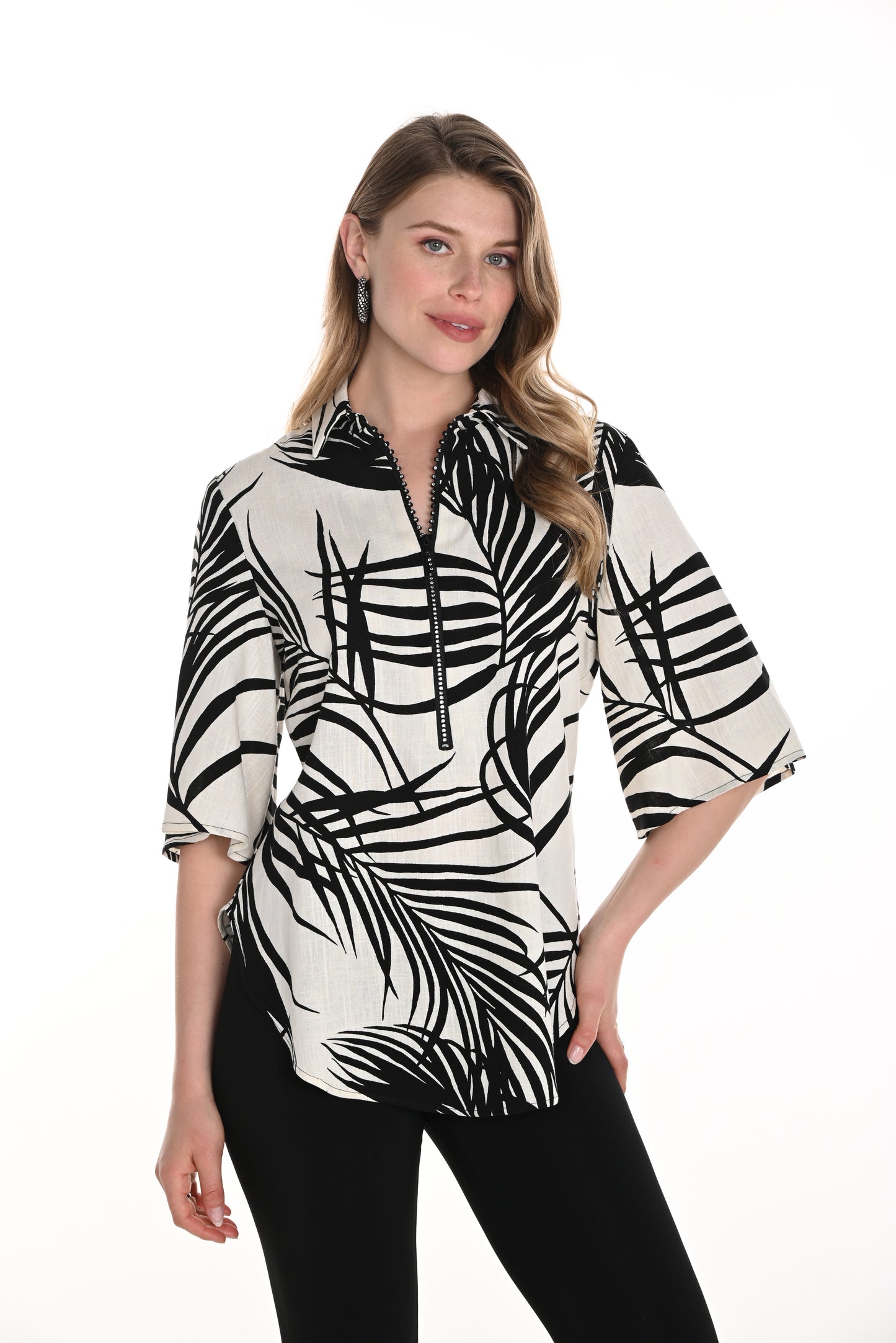 Frank Lyman Spring 2025-256202-1128-Woven Top-Black/Natural - The Coach Pyramids
