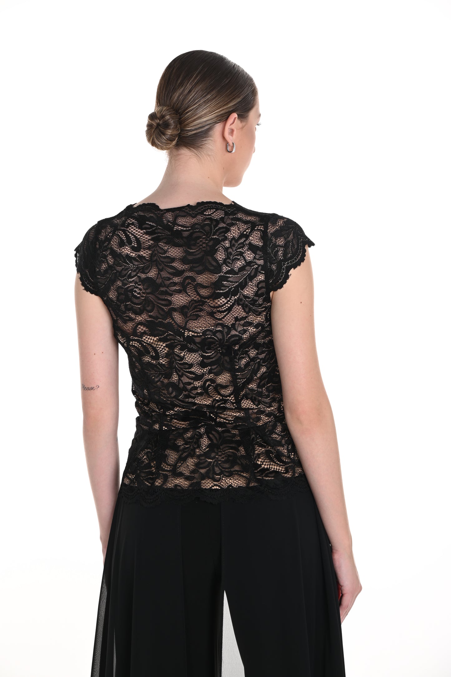 Frank Lyman Spring 2025-258708U-1012-Knit Top-Black/Nude - The Coach Pyramids