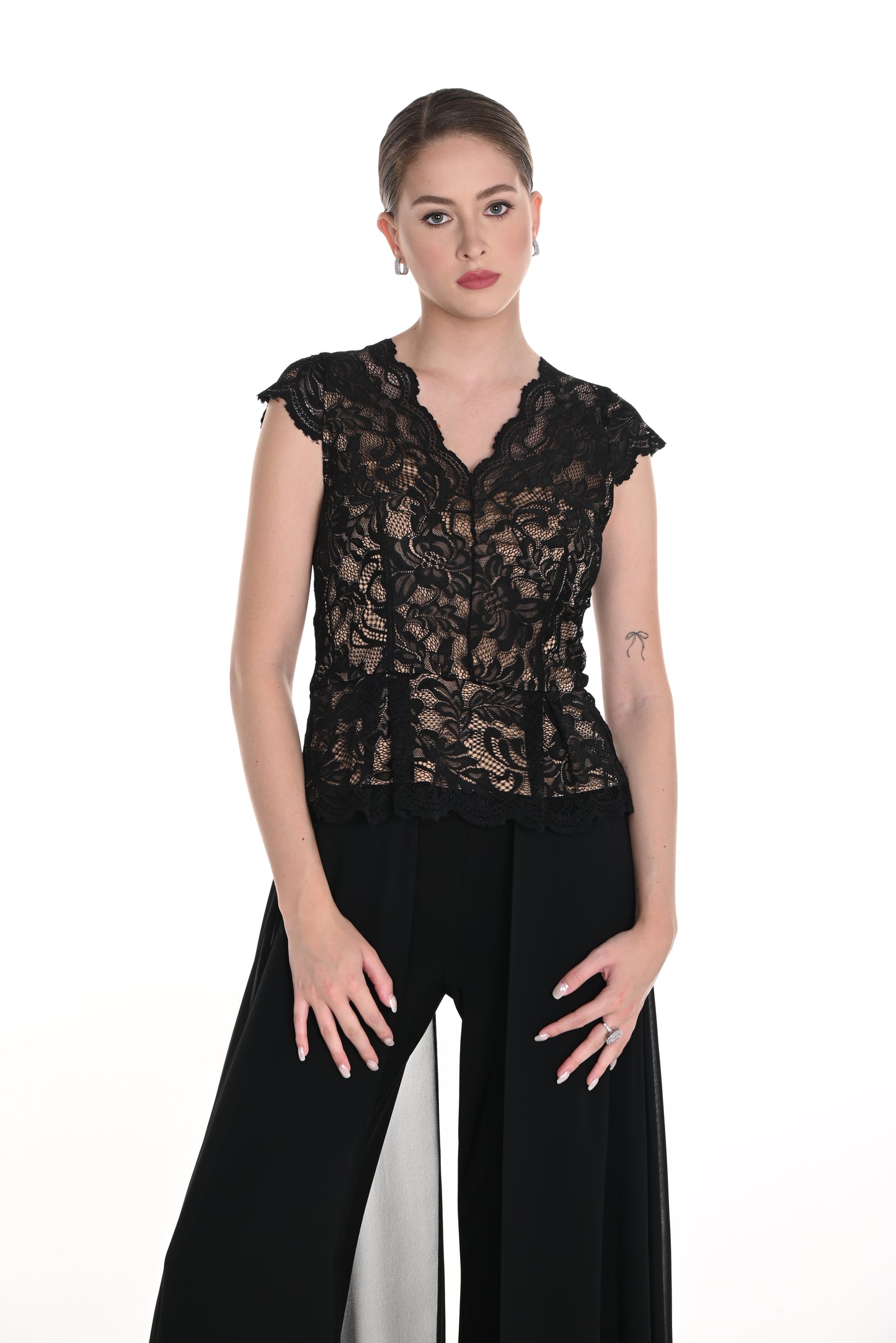 Frank Lyman Spring 2025-258708U-1012-Knit Top-Black/Nude - The Coach Pyramids