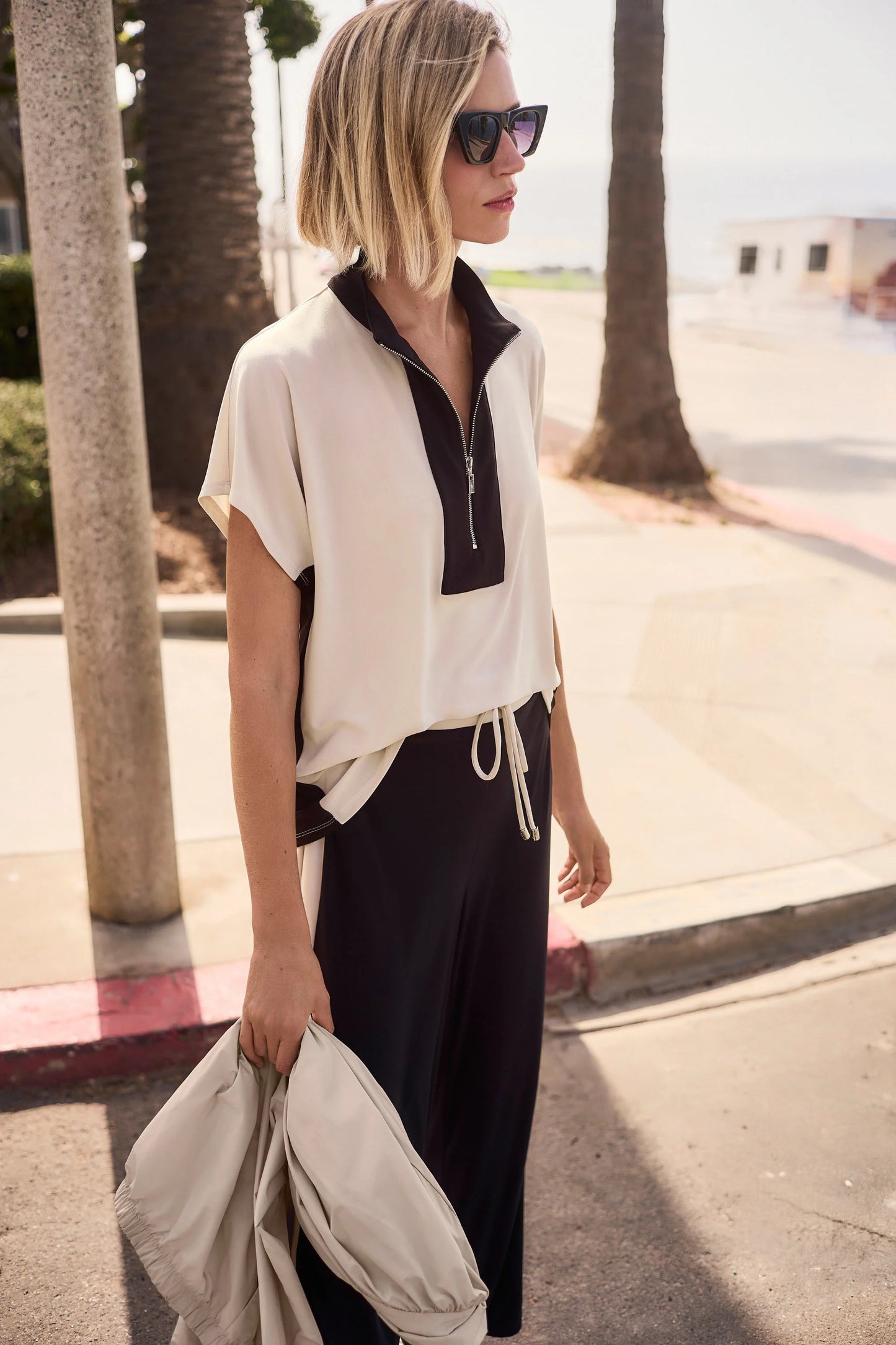 Silky Knit Color Block Straight Top With Zipped Collar - 261611 - The Coach Pyramids