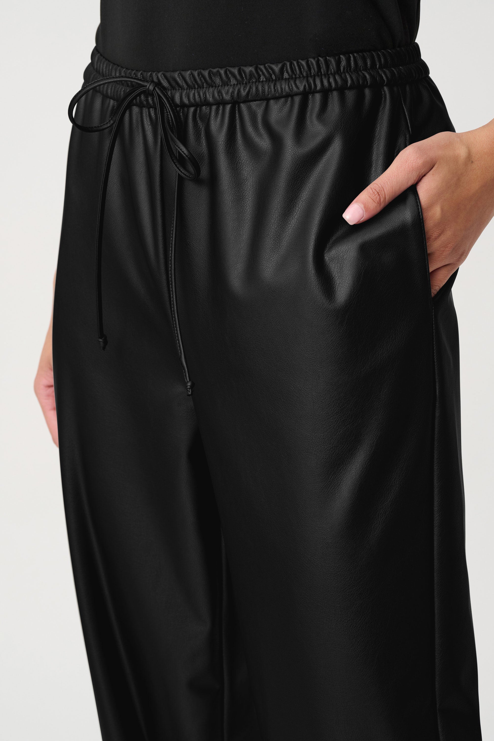 Joseph Ribkoff Pant 264036 - Black | The Coach Pyramids