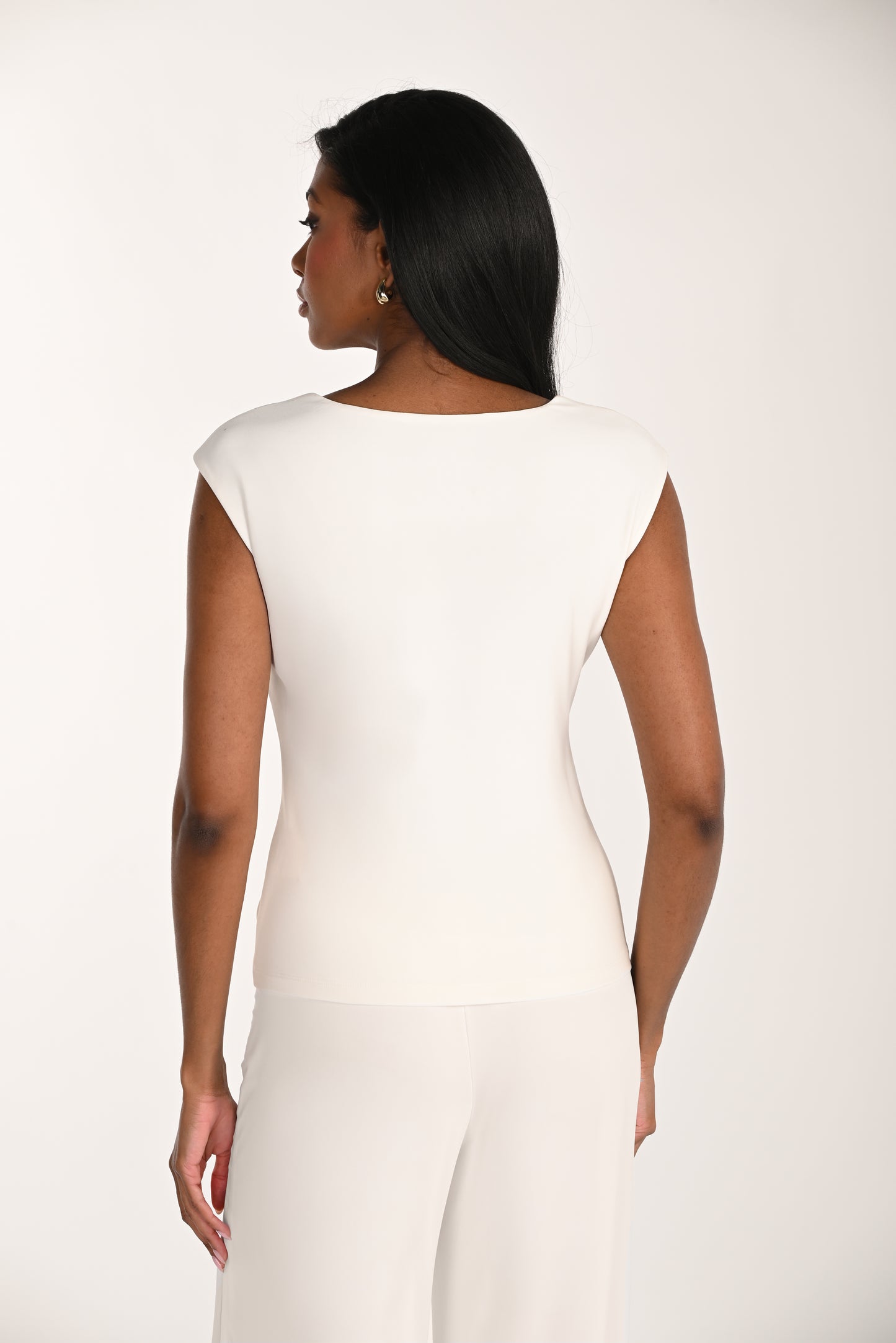 Frank Lyman-268046-Knit Top-Porcelain - The Coach Pyramids