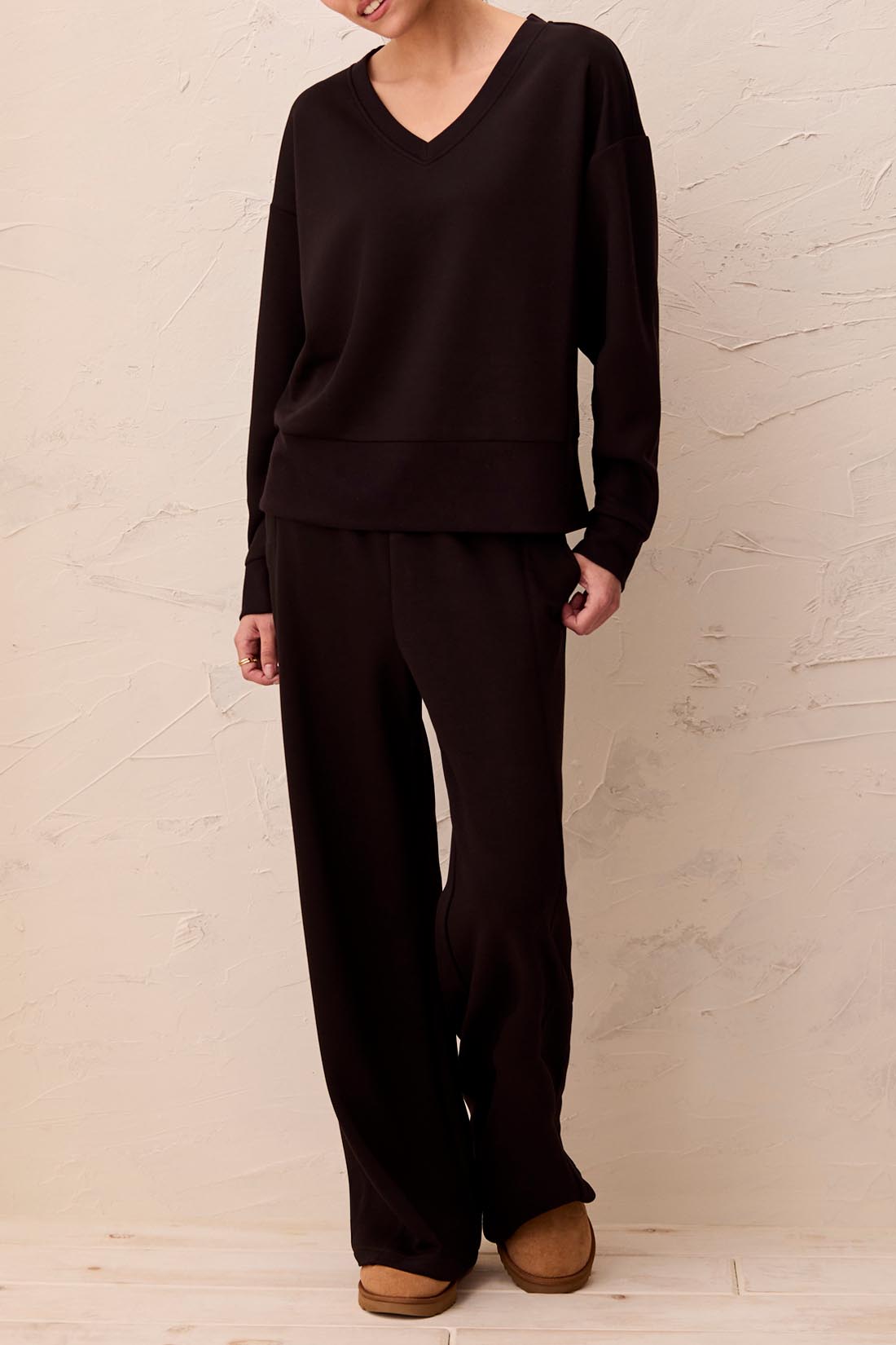Tribal-L/S V Neck Top-3202O-0002-Black - The Coach Pyramids