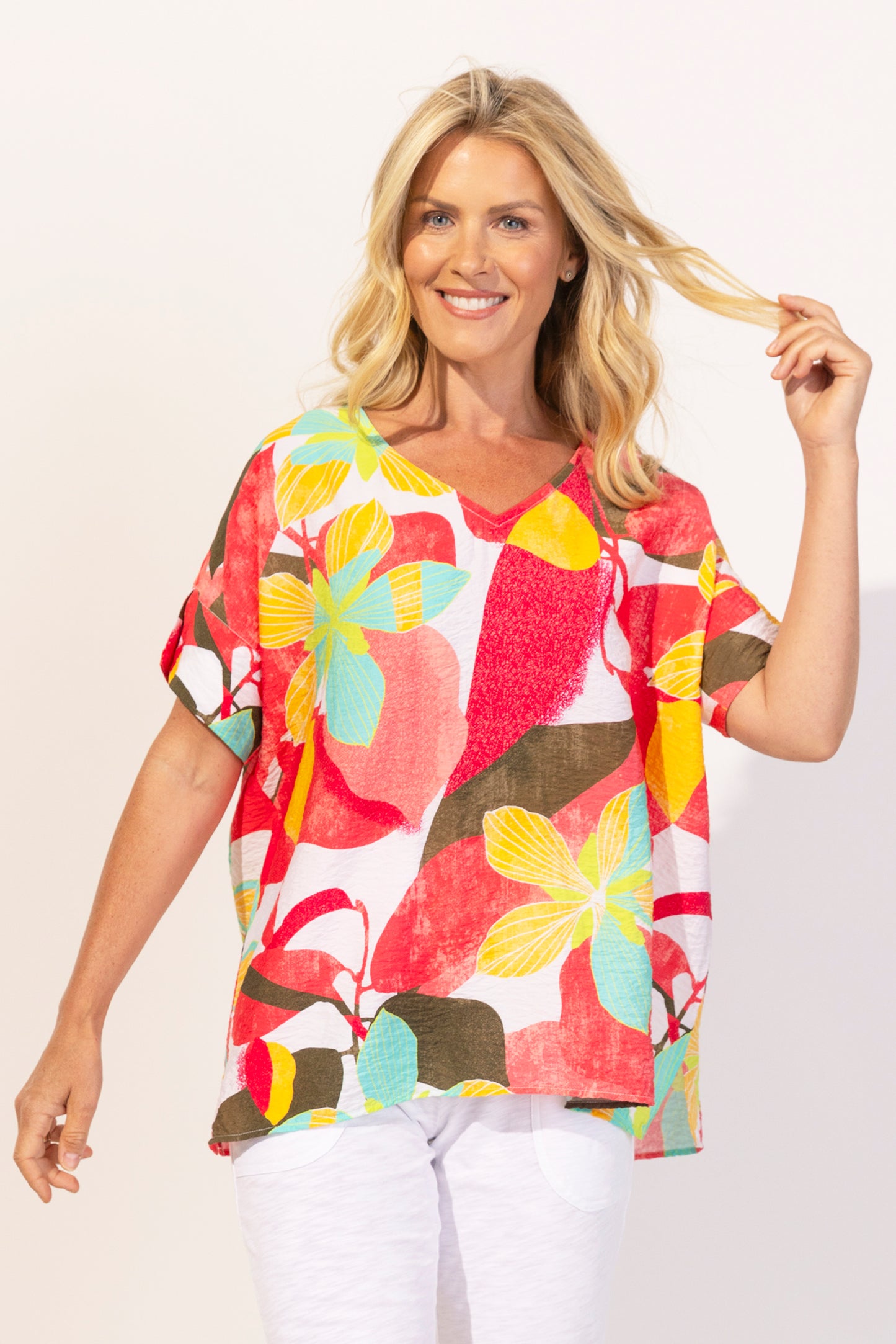 Habitat Escape Spring/Summer 2025-E35518-Vacay Top Tropical Floral-Maui - The Coach Pyramids