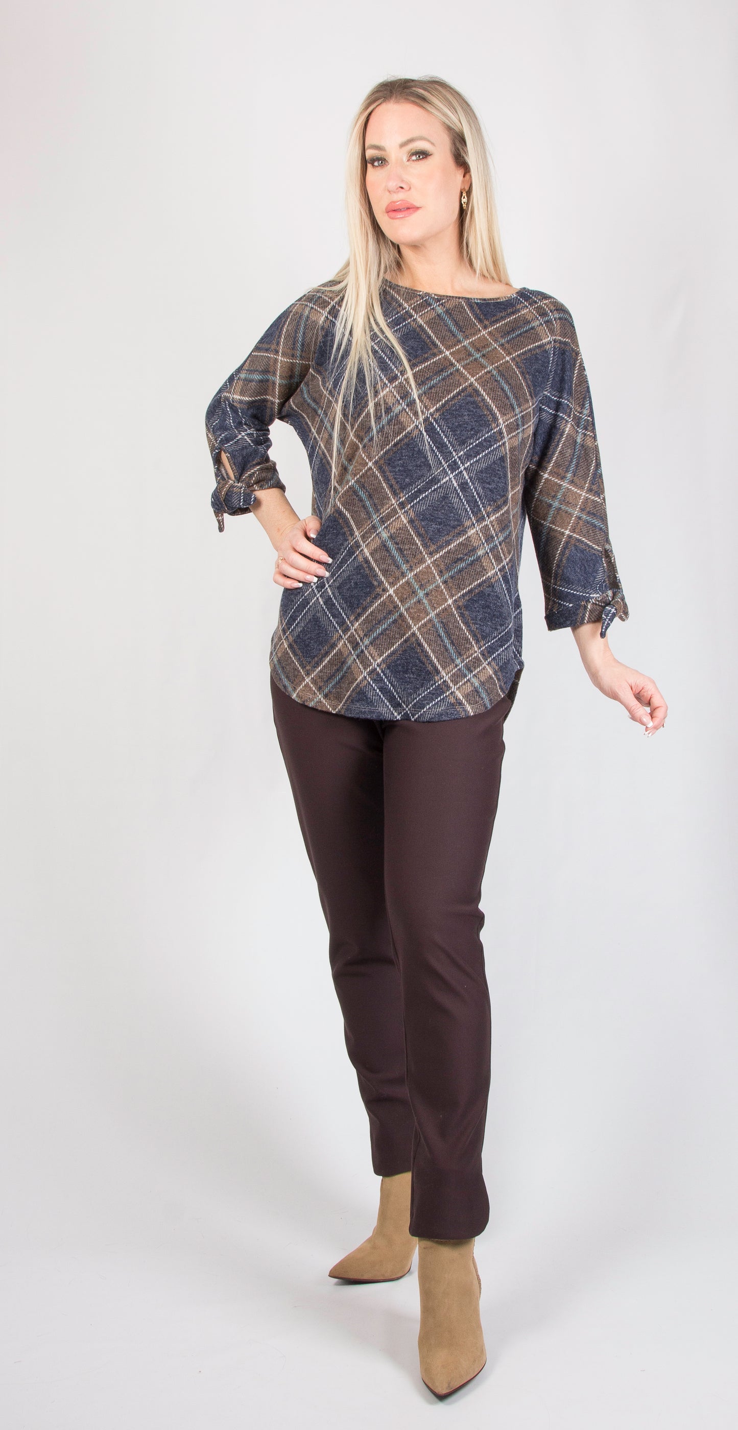Pure Essence Fall/Winter 2023-4234473-Top-A/S - The Coach Pyramids