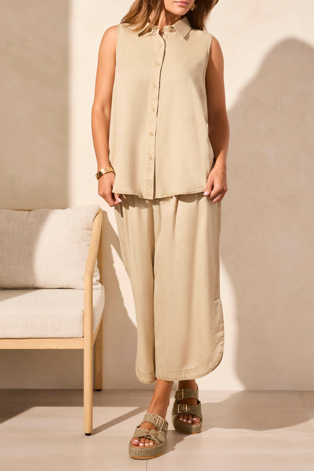 Tribal Spring/Summer 2025-5789O-5244-Sleeveless Button Down Shirt-Dusty Sand - The Coach Pyramids
