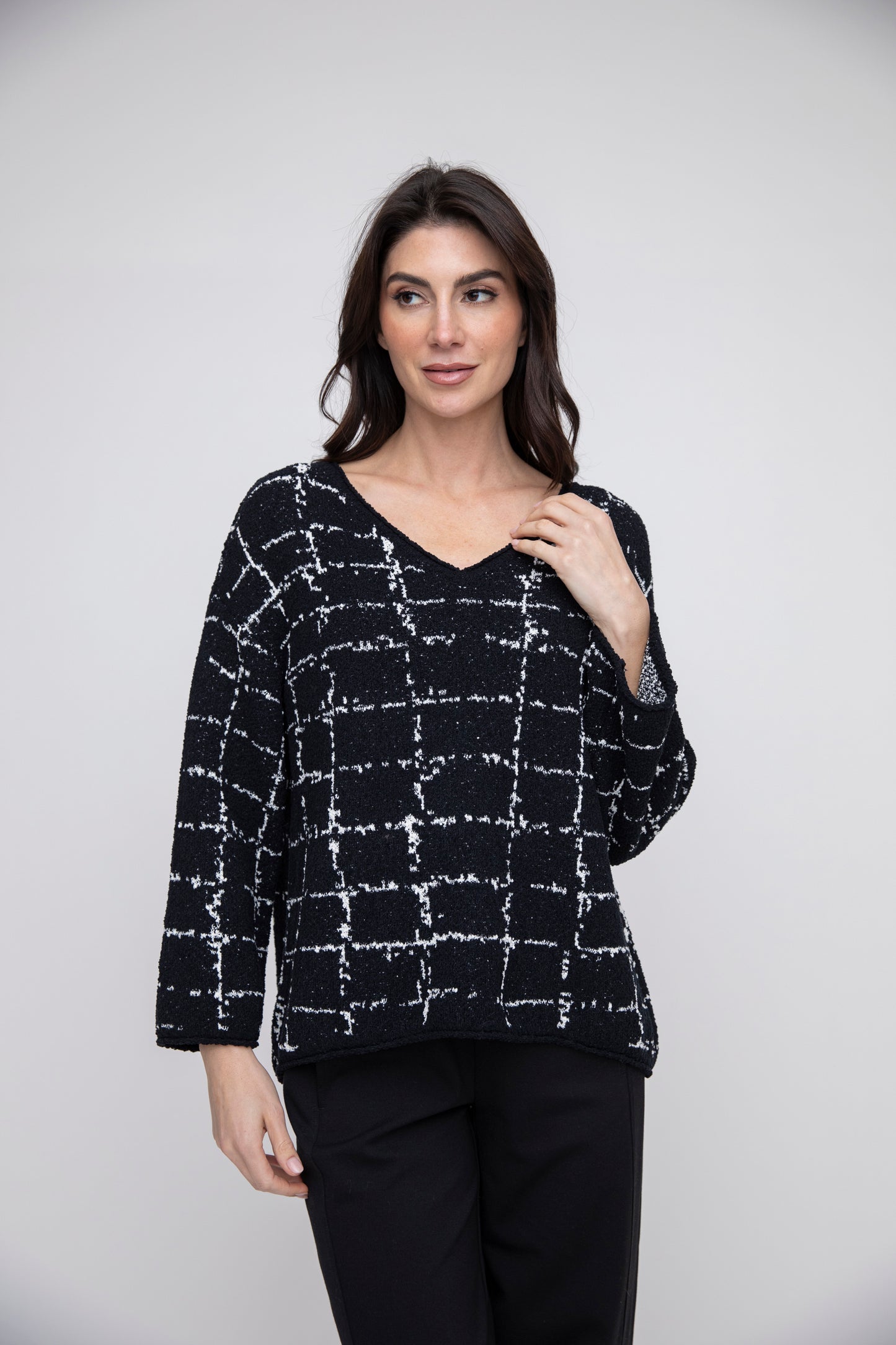 Habitat Liv Fall 2024-L580020-V Neck Swing Pullover-Black - The Coach Pyramids