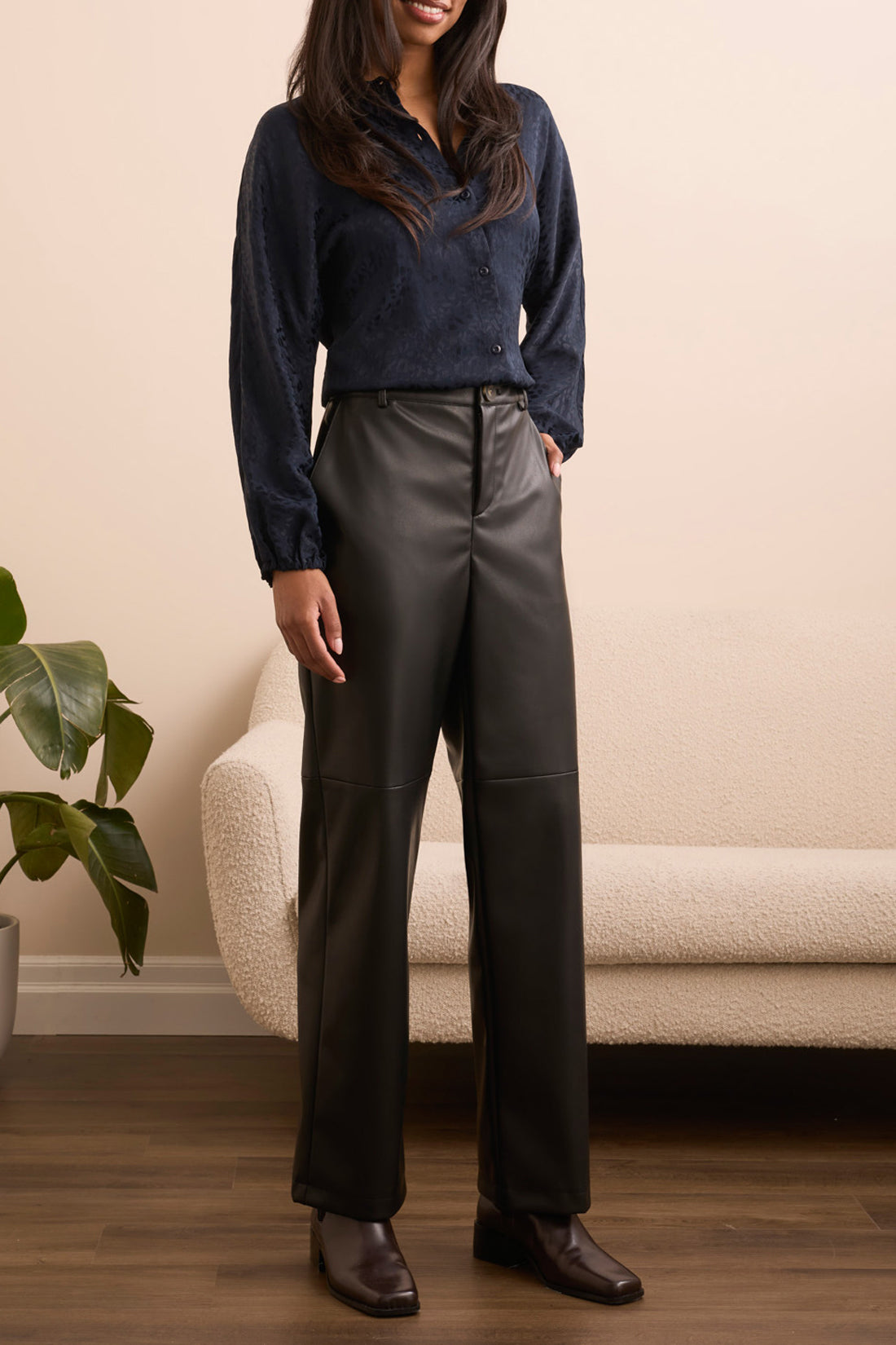 Tribal Fall 2025-6045O-4610-Straight Leg Trouser W/Knee Cut-Black - The Coach Pyramids