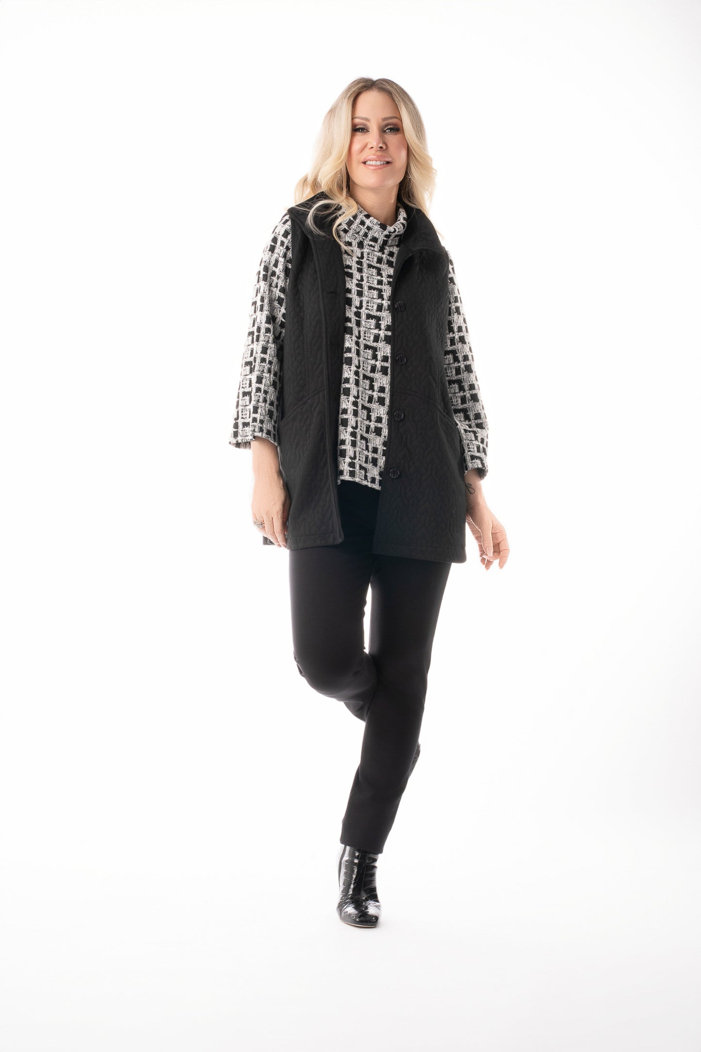 Pure Essence Fall/Winter 2025-615-7071-Vest-Black - The Coach Pyramids