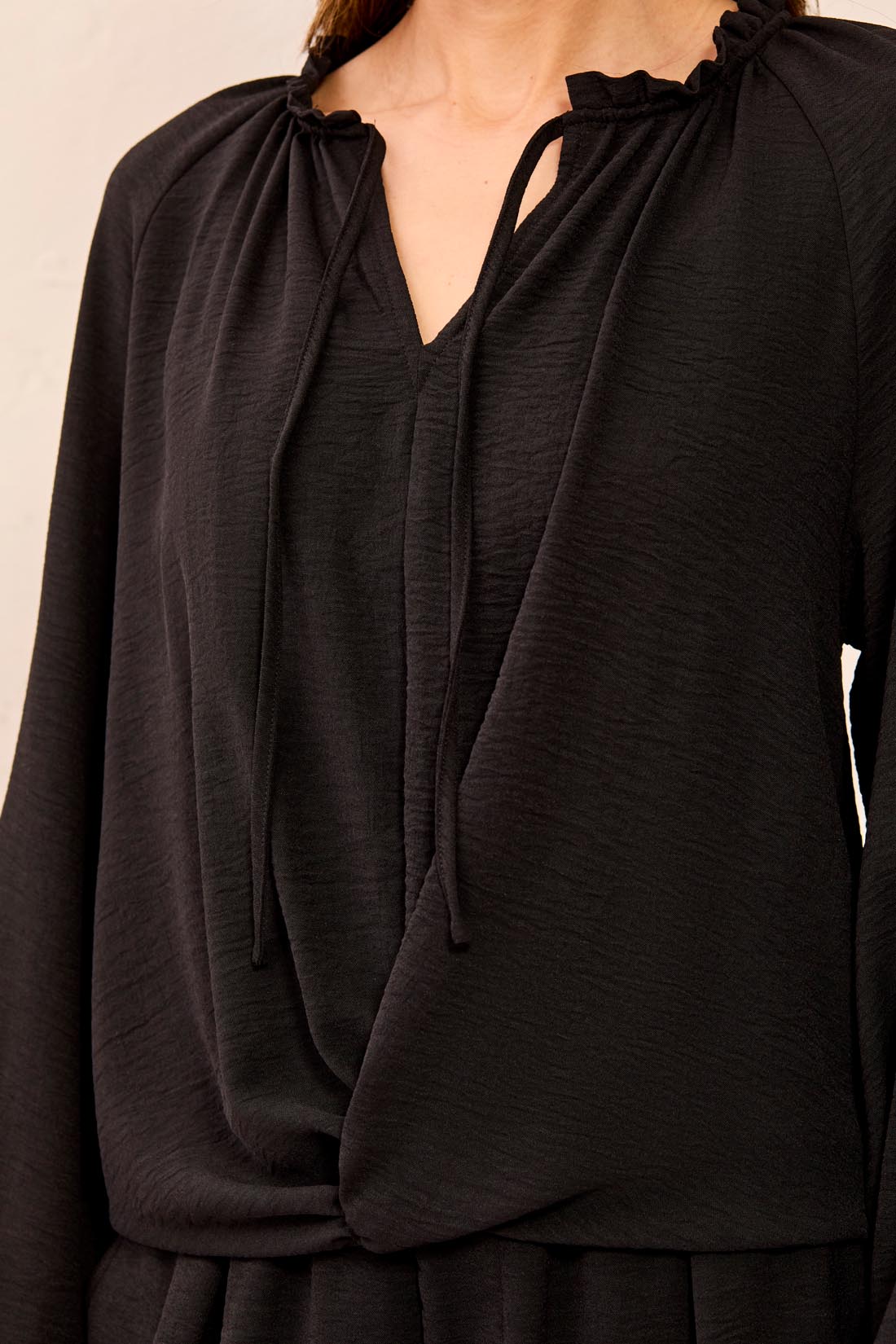 Tribal-Raglan Sleeve Blouse W/Front Knot-6250O-0002-Black - The Coach Pyramids