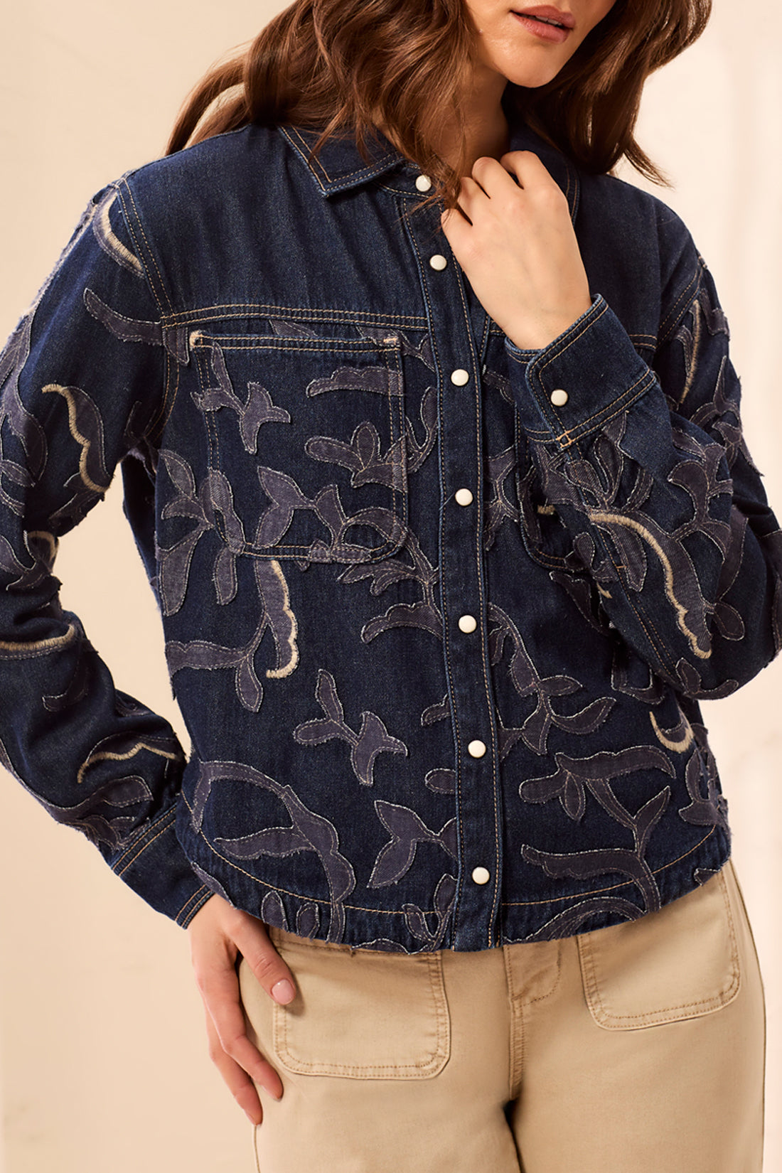 Tribal-Fancy Denim Shacket W/Applique-6334O-2200-Rinse - The Coach Pyramids