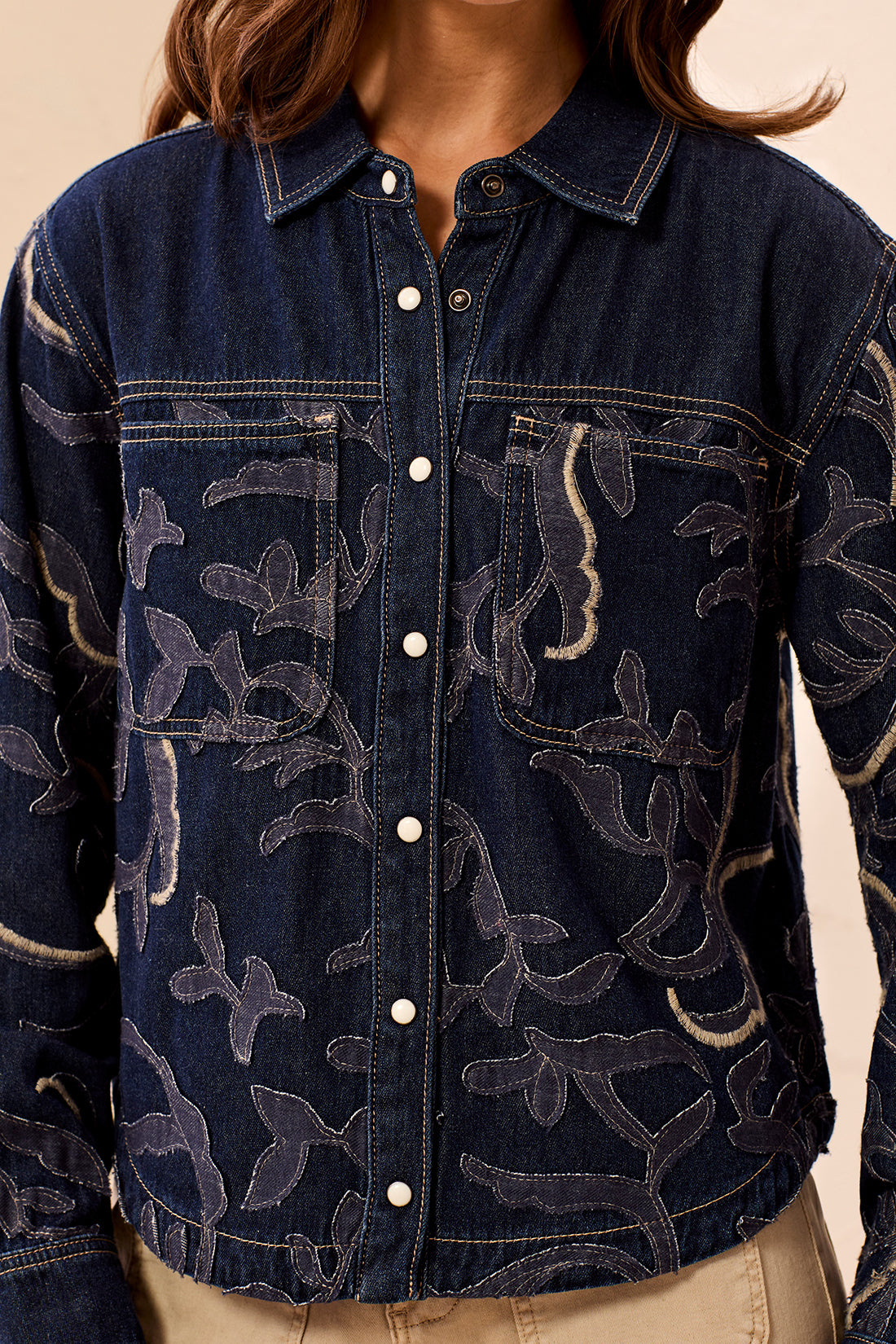 Tribal-Fancy Denim Shacket W/Applique-6334O-2200-Rinse - The Coach Pyramids