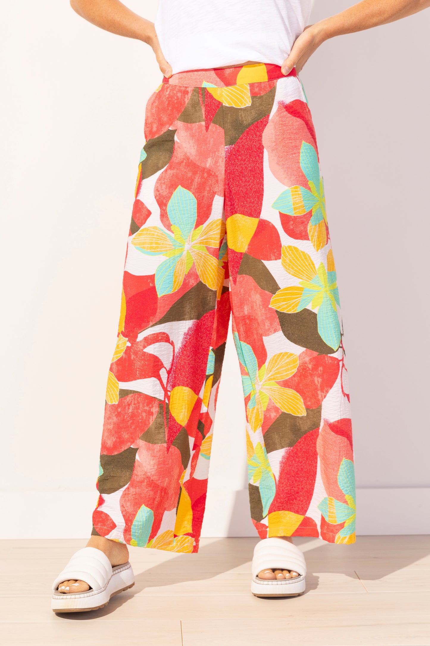 Habitat Escape Spring/Summer 2025-E65516-Vacay Pant Tropical Floral-Punch - The Coach Pyramids