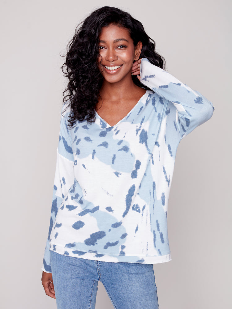 Charlie B Fall 2023-C1292XPK-006B- V Neck Top-Snow Flake - The Coach Pyramids