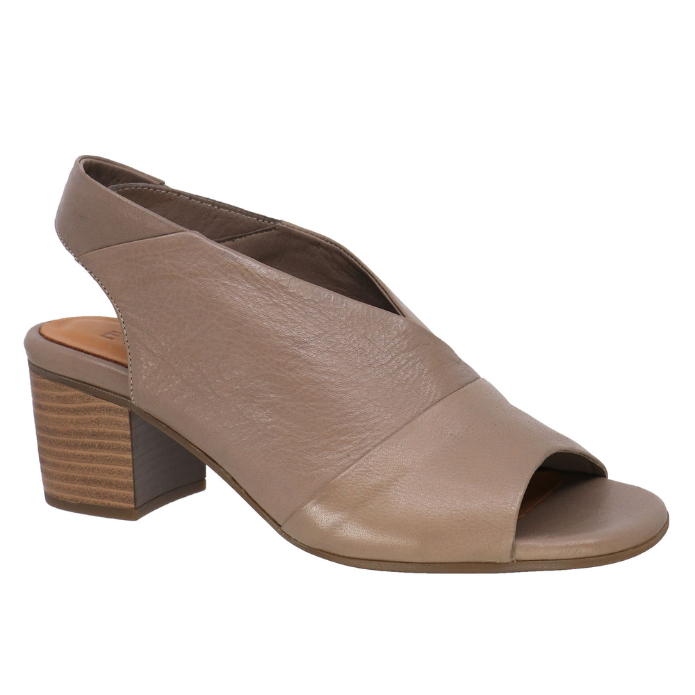 Shoe Max Spring/Summer 2024-S24-Chelsea 01 Everly Leather Shoes-Taupe - The Coach Pyramids