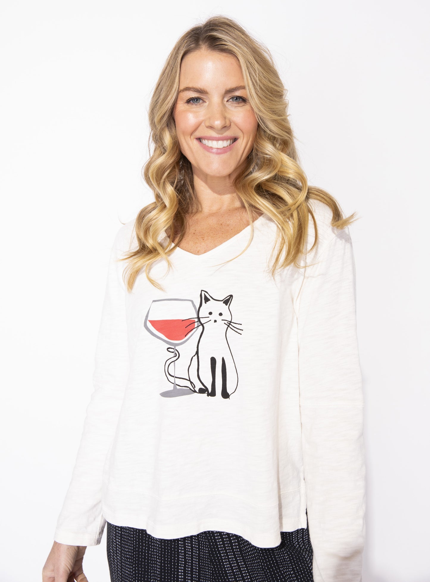 Habitat Escape Fall 2024-E40545-Stepped Hem Boxy Tipsy Cat Top-Ivory - The Coach Pyramids