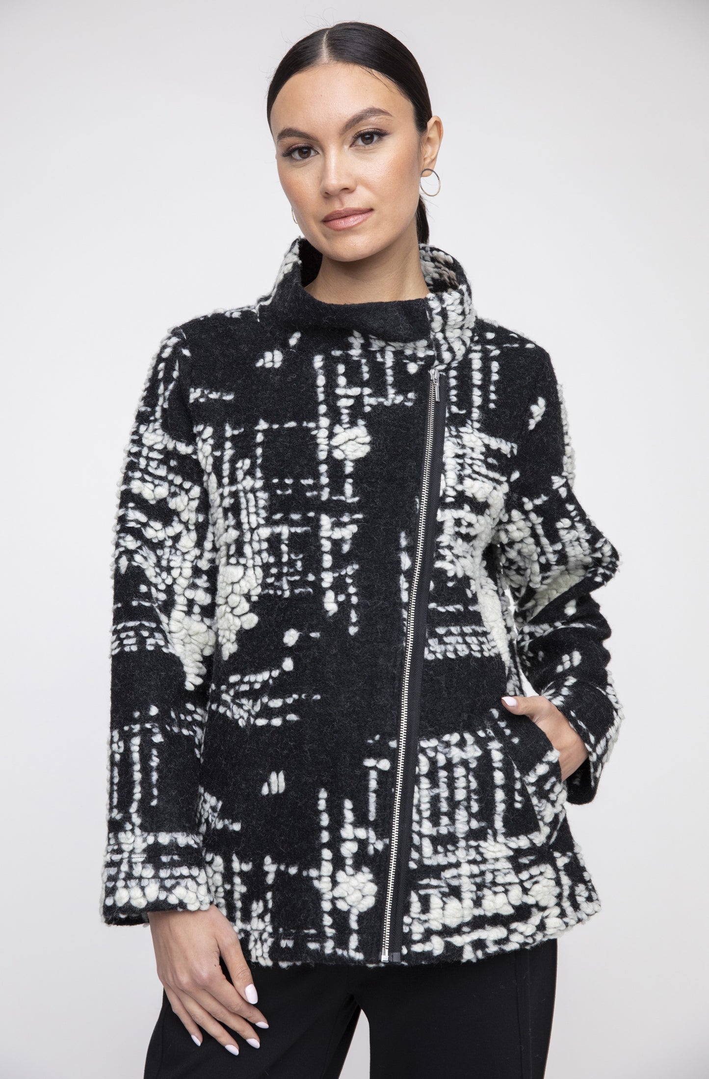 Habitat Fall 2024-L570479- Retro Jacket-Black - The Coach Pyramids
