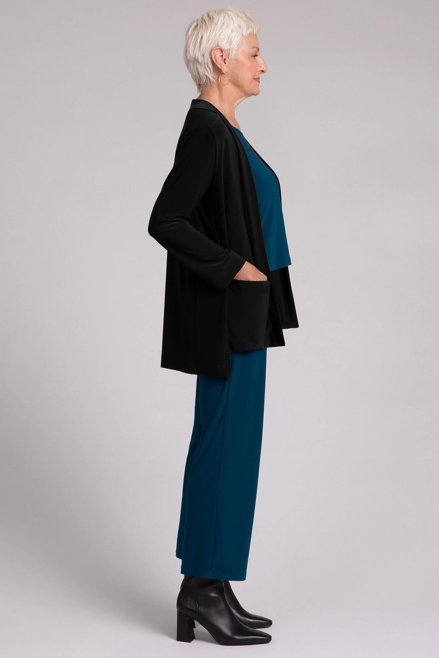Sympli Fall 2024-25163-5-Core Cardigan-Black - The Coach Pyramids
