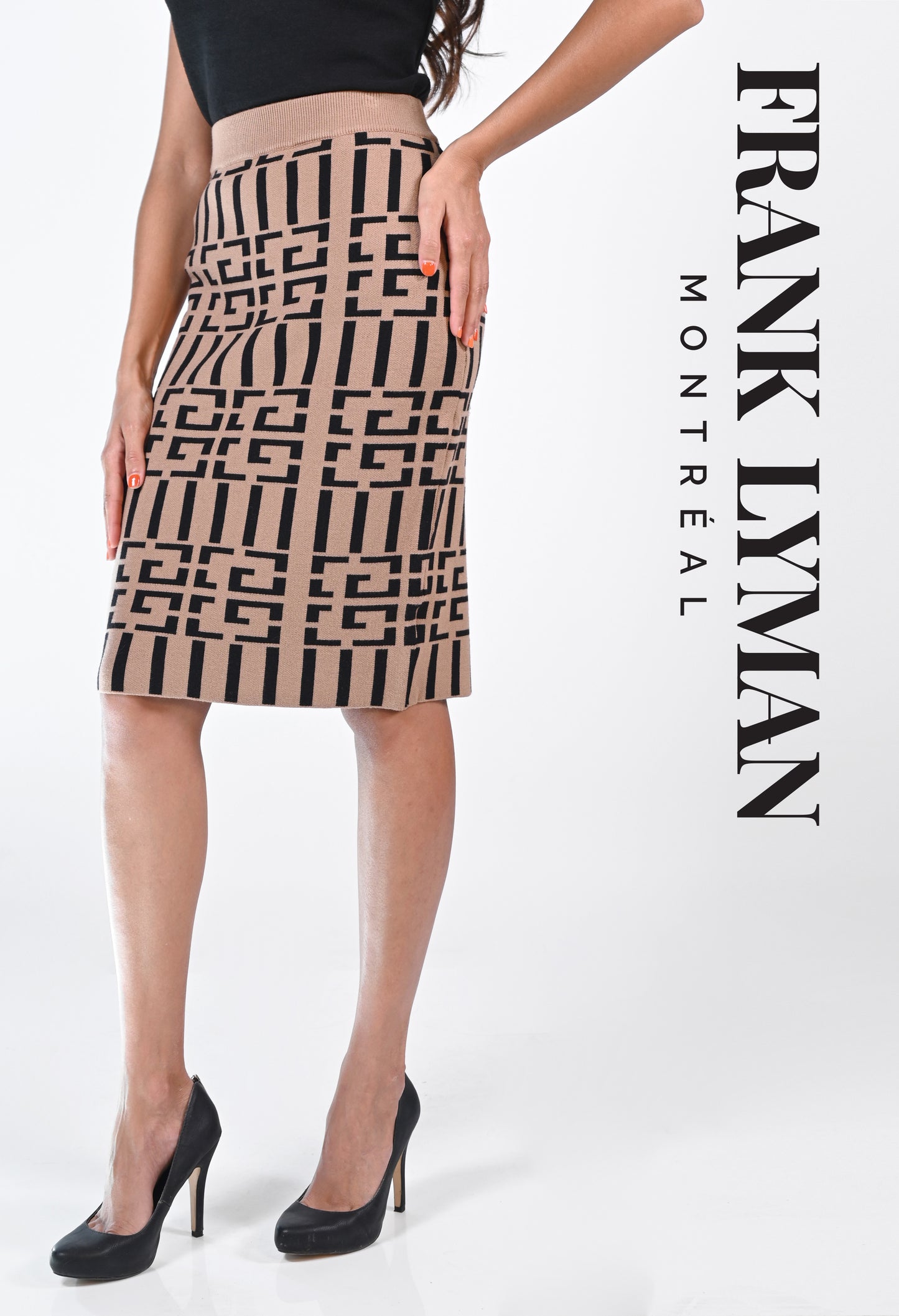Frank Lyman Fall 2022 - Knit Skirt - 223466U - The Coach Pyramids