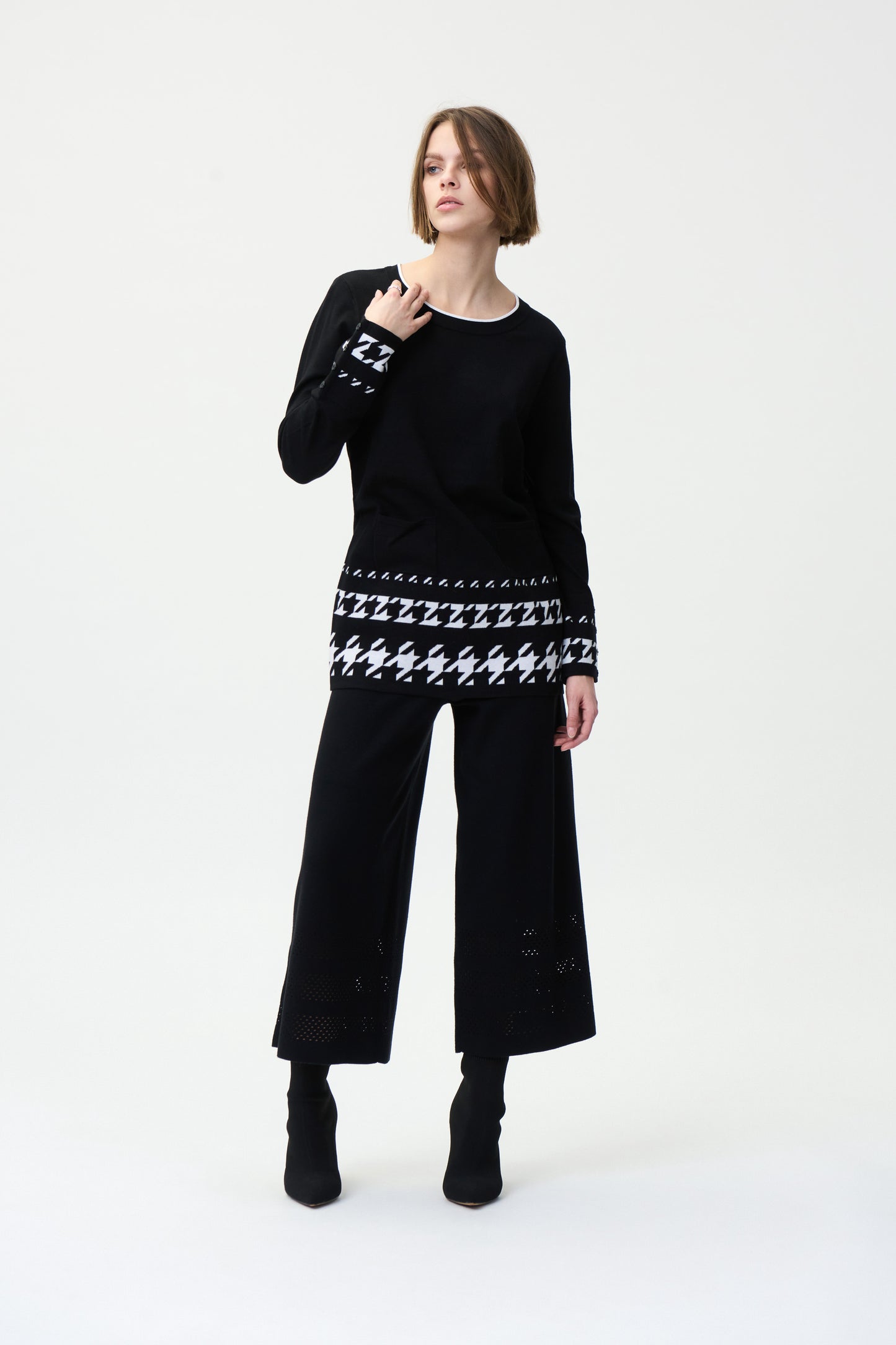 Joseph. Ribkoff Winter 2022 - Houndstooth Tunic Style - 224928 - The Coach Pyramids