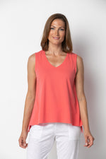 Habitat Spring/Summer 2023 -7404533 -V Neck-Black - The Coach Pyramids
