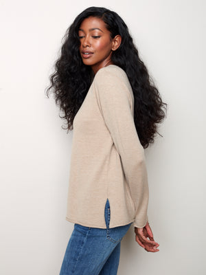 V-Neck Basic Sweater - C2279X - The Coach Pyramids