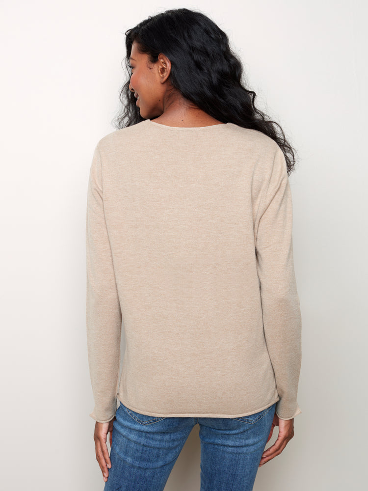 V-Neck Basic Sweater - C2279X - The Coach Pyramids